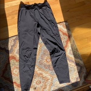 Lululemon “In Mind Pant” Joggers S